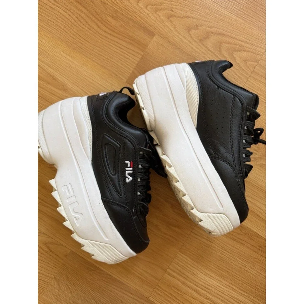 FILA Disruptor II Black Leather Platform Sneakers Size 5.5